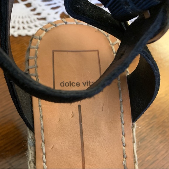 Dolce Vita Platform Sandals - Picture 9 of 11